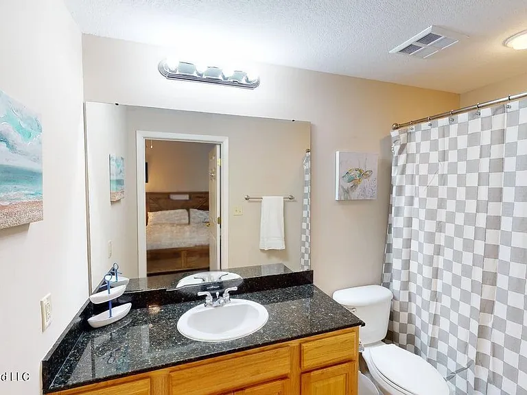 2230 Beach Dr #301 — Photo 17