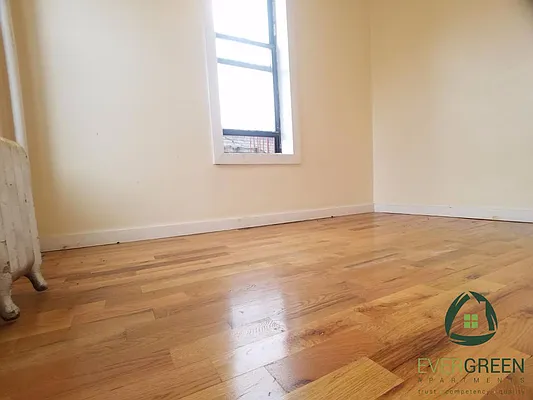 Rented by Evergreen Apartments BK | media 14