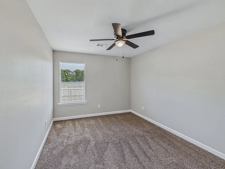 804 Pine Tree Rd — Photo 5