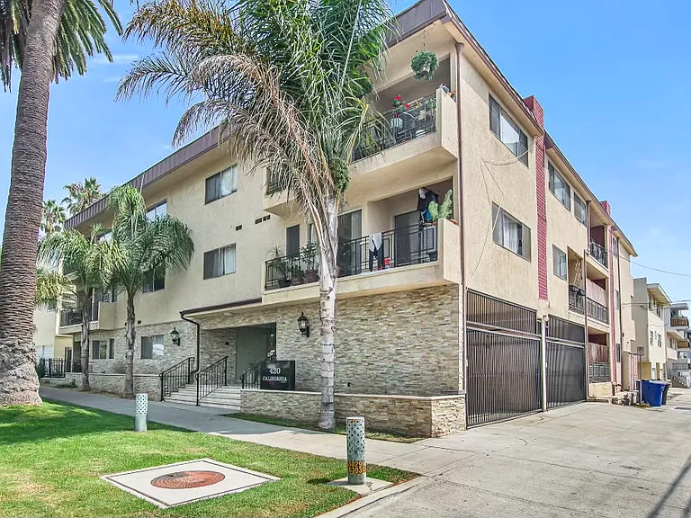 420 California Ave #11 — Photo 1