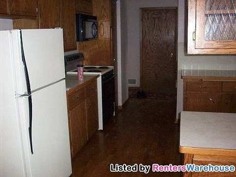 4th image of 7702 Lake Dr