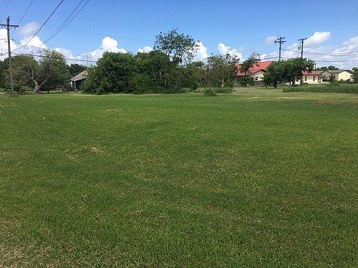 2nd image of 620 S Main St