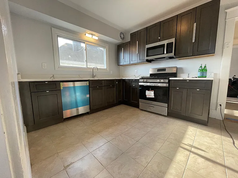 621 Undercliff Ave #2 — Photo 6