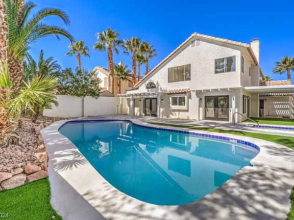 2nd image of 10009 Mahogany Grove Ln