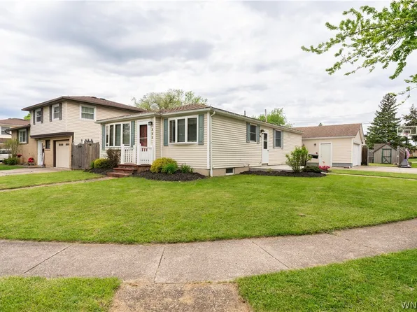 300 Argus Dr, Depew, NY 14043