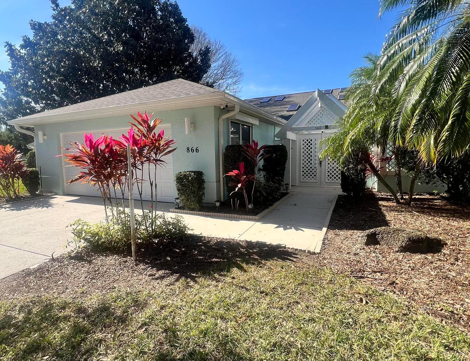 2 bed, 2.0 bath, 1889 sqft, $2,500 — Photo 2