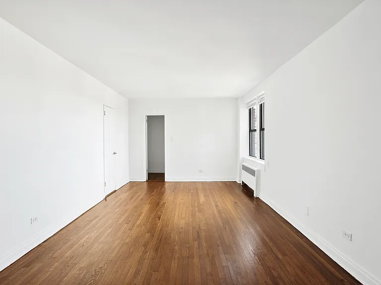 20-26 Seagirt Blvd #2B — Photo 3