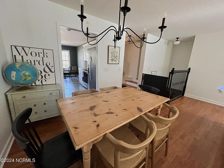 295 Sandhills Cir — Photo 5