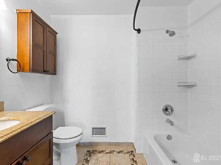 454 Northam Dr — Photo 14