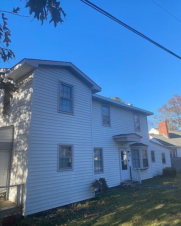 2nd image of 200 Halifax St