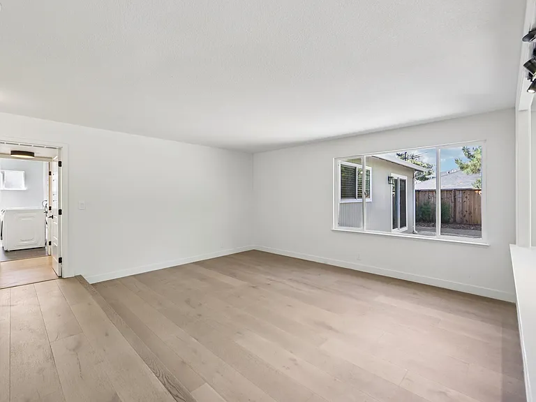 1175 Bodega Dr — Photo 10