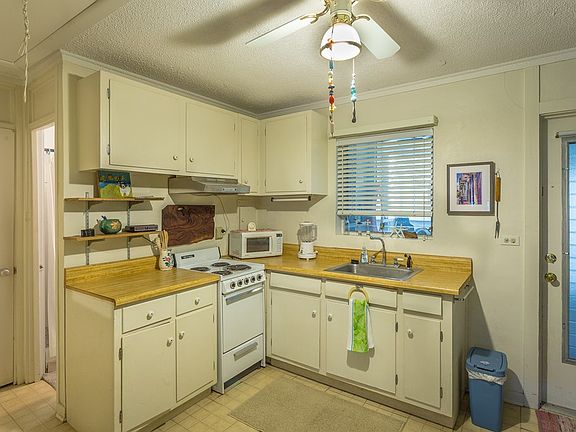 5th image of 33-3 Holland Ave #1