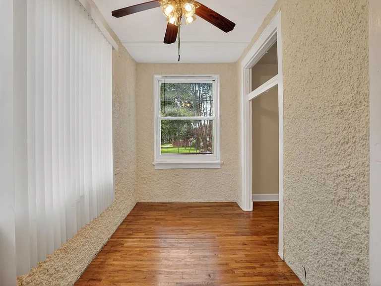 2500 Nashville Ave — Photo 2