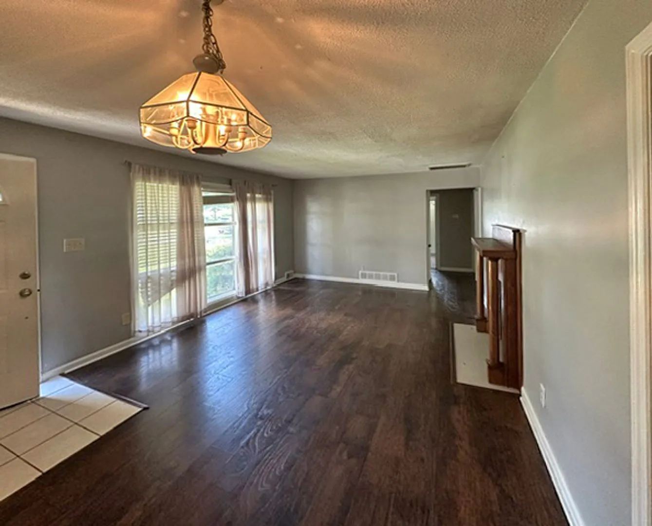 Coming Soon! Lovely 3 Br House Near Clays Mill! Off-Street Parking, Convenient Location! — Photo 3