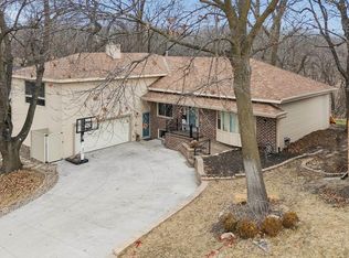 601 N Martin Dr, Bellevue, NE 68005