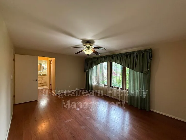 2135 E Rahn Rd — Photo 10