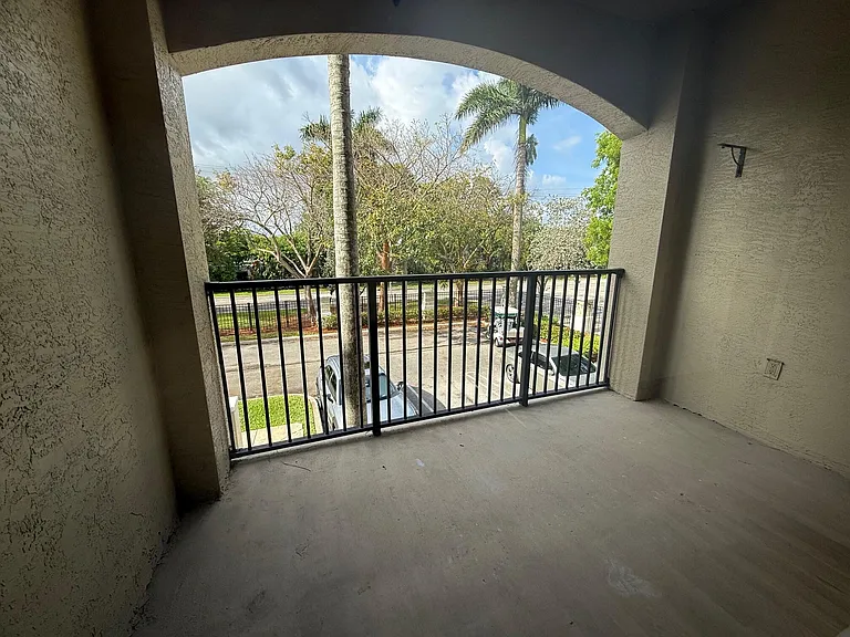 5800 W Sample Rd #207 — Photo 10
