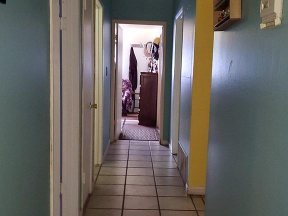 4th image of 464 Gordon Ave