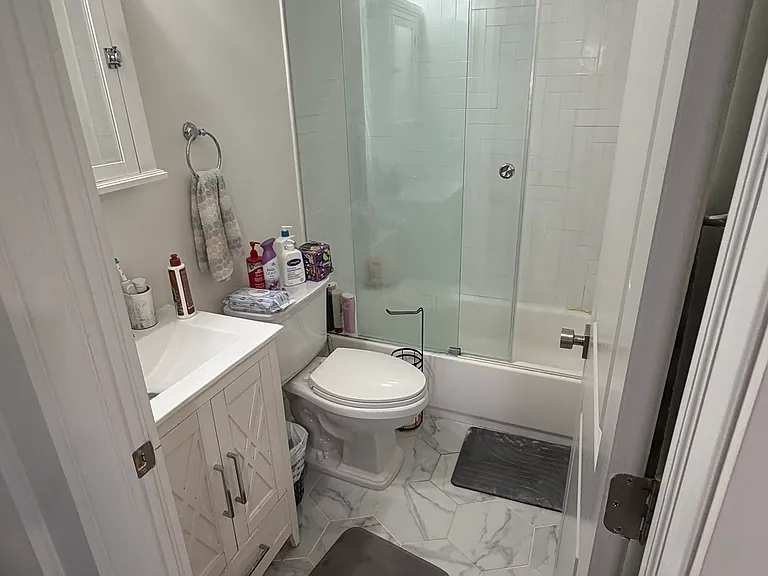 47 Lawrence Ave #B — Photo 9