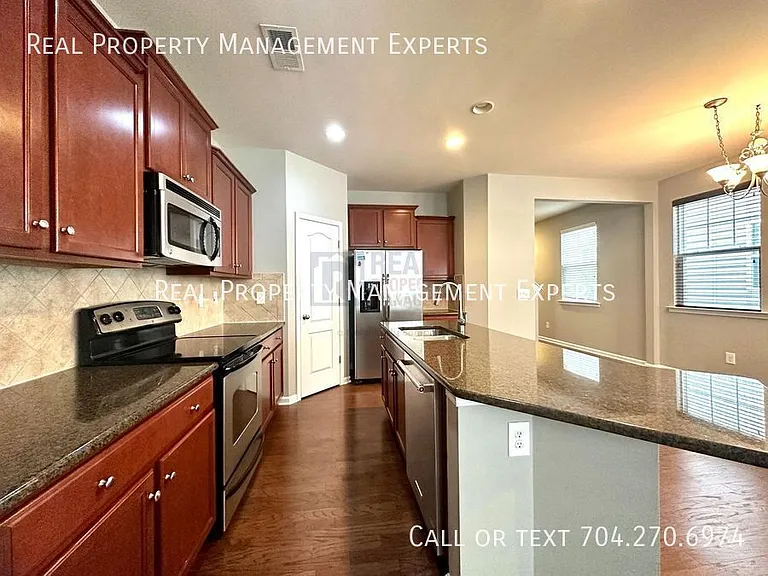 13102 Heath Grove Dr — Photo 4