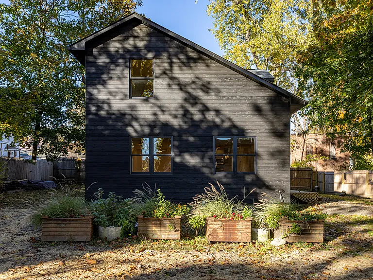 84 Clinton St #R — Photo 10