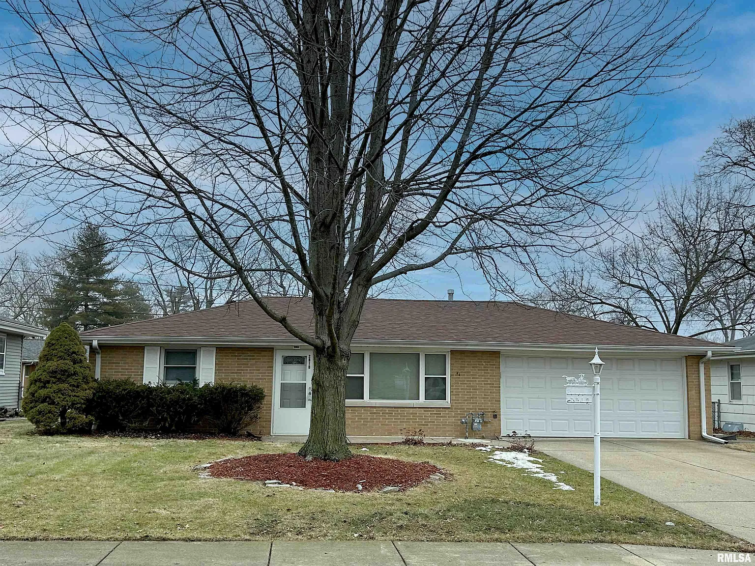 2810 N Renwood Ave photo 1