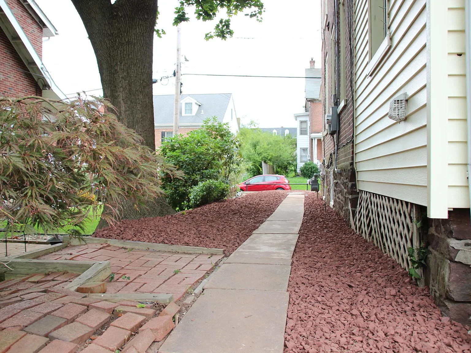 3 bed, 1.5 bath, 1500 sqft, $2,250 — Photo 3