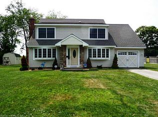 7 S View Cir, Old Saybrook, CT 06475