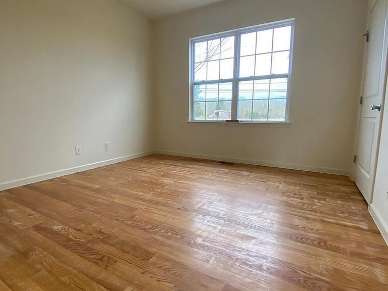 3358 Dante Ave — Photo 10