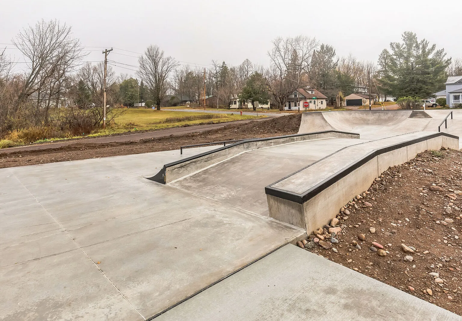 Lindoo School Apartments and Townhomes — Photo 1