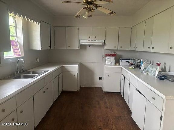 4th image of 1620 Iris Dr