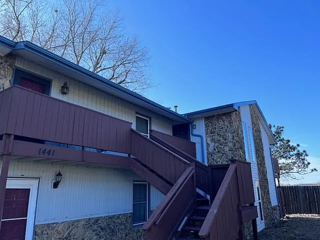 2 bed, 815 sqft, $825 — Photo 2