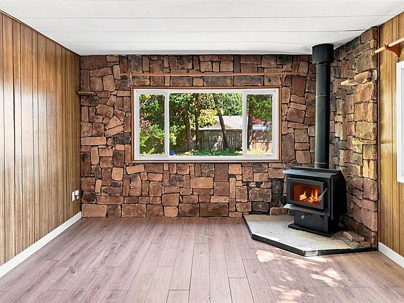 3rd image of 161 Horne Lake Rd #2