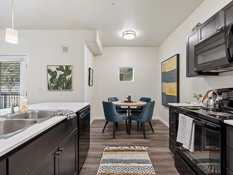 Pennwood Apartments — Photo 7