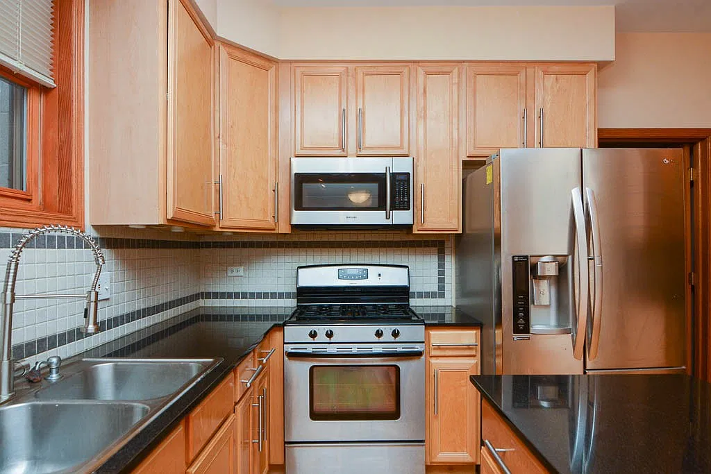 1720 W Augusta Blvd — Photo 4