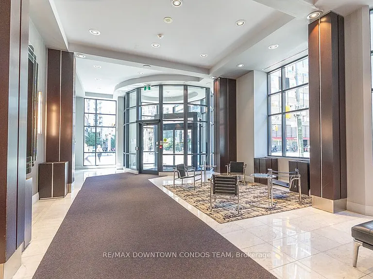 801 Bay St #611 — Photo 4