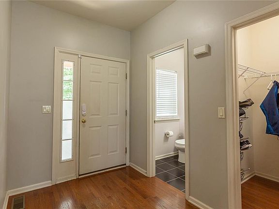 3rd image of 2165 Gillian Ln