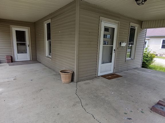 4th image of 700 E High Ave