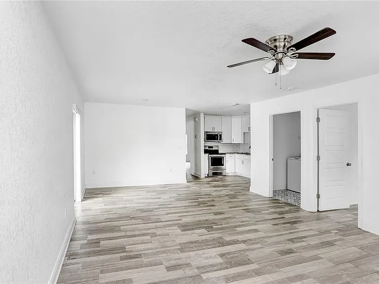 349 Honey Bee Ln — Photo 6