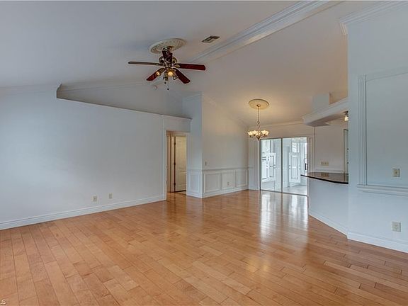 3rd image of 9124 Cypress Dr N