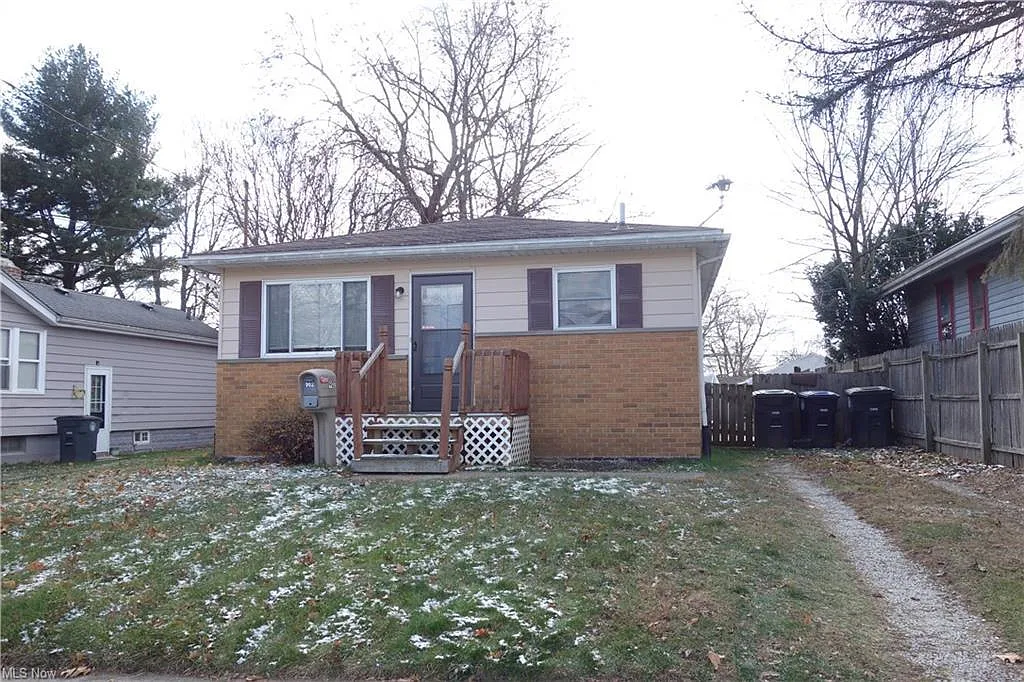 3 bed, 1008 sqft, $1,200 — Photo 1