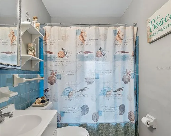 1653 Peruvian Ln — Photo 11