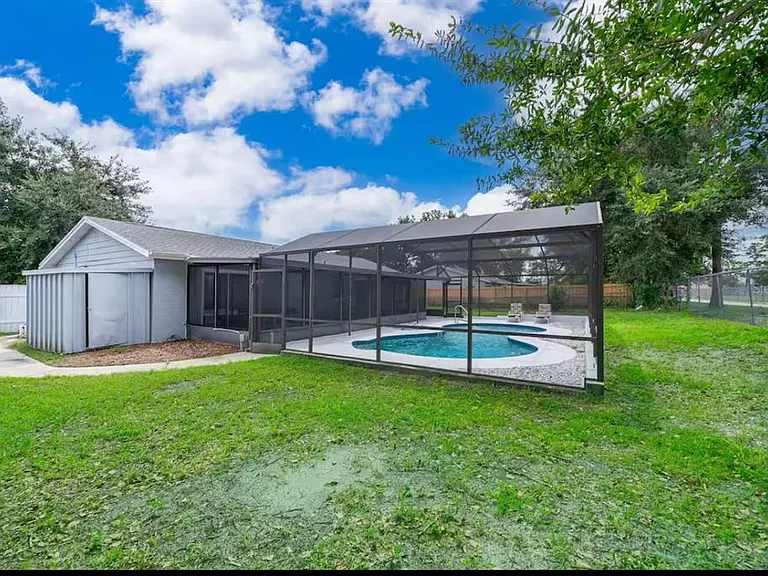 192 Mante Dr — Photo 2