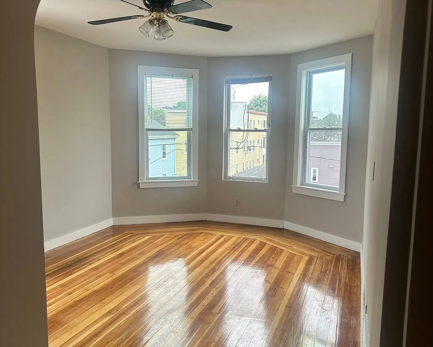 15 Simon Street — Photo 1