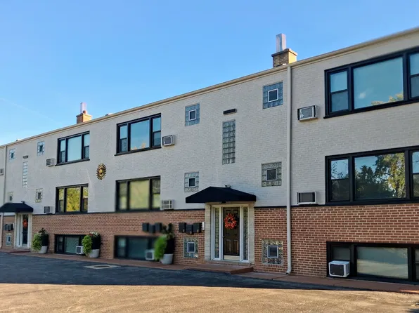 2738 Hessing St APT 11, River Grove, IL 60171