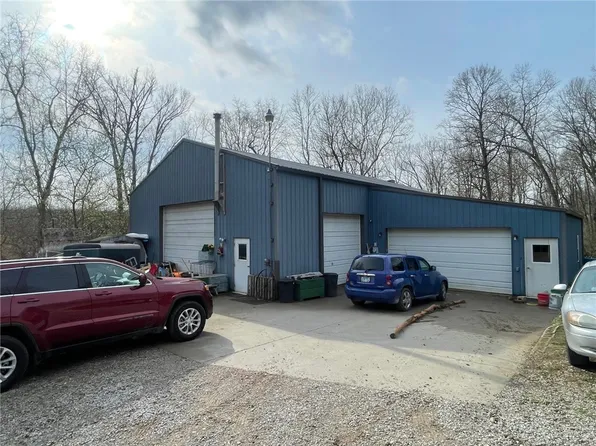 16 Kickapoo Pl, Charleston, IL 61920