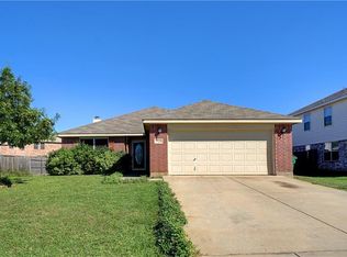 217 Oaklawn Dr, Ponder, TX 76259