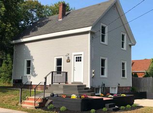 40 Woodlawn Ave, Kittery, ME 03904