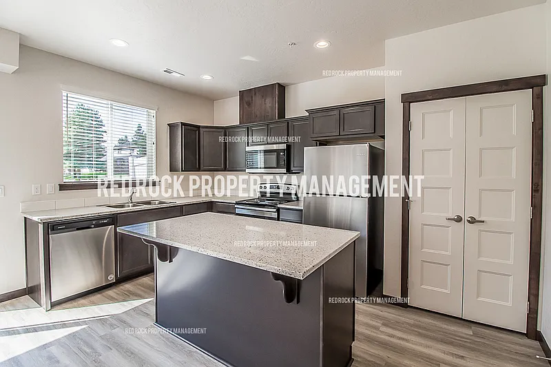 2 bed, 2.5 bath, 1370 sqft, $1,850 — Photo 4