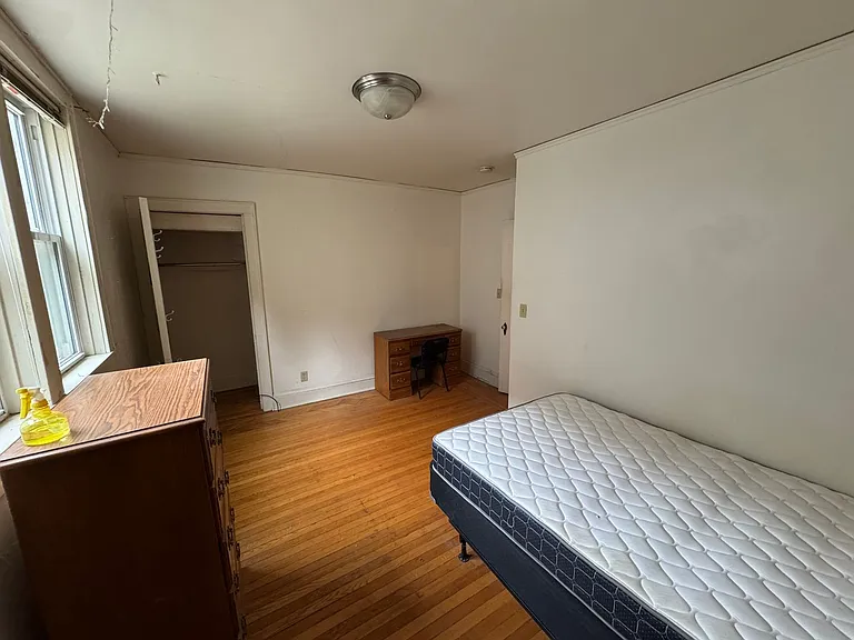 128 W Gilman St — Photo 34